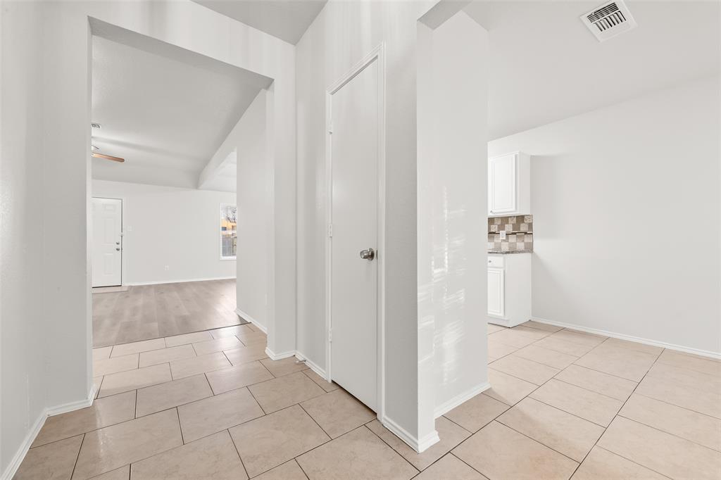 1732 Straus Road Cedar Hill, TX 75104 - Photo 4 of 19