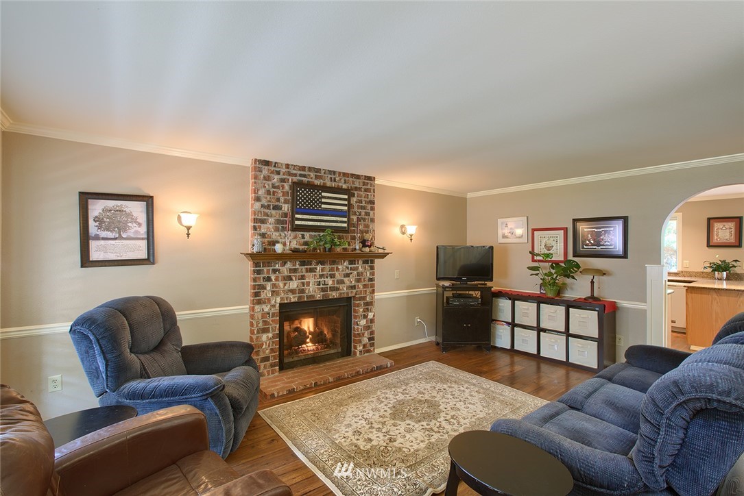 2129 233rd Street Southeast Bothell, WA 98021 - Photo 3 of 15