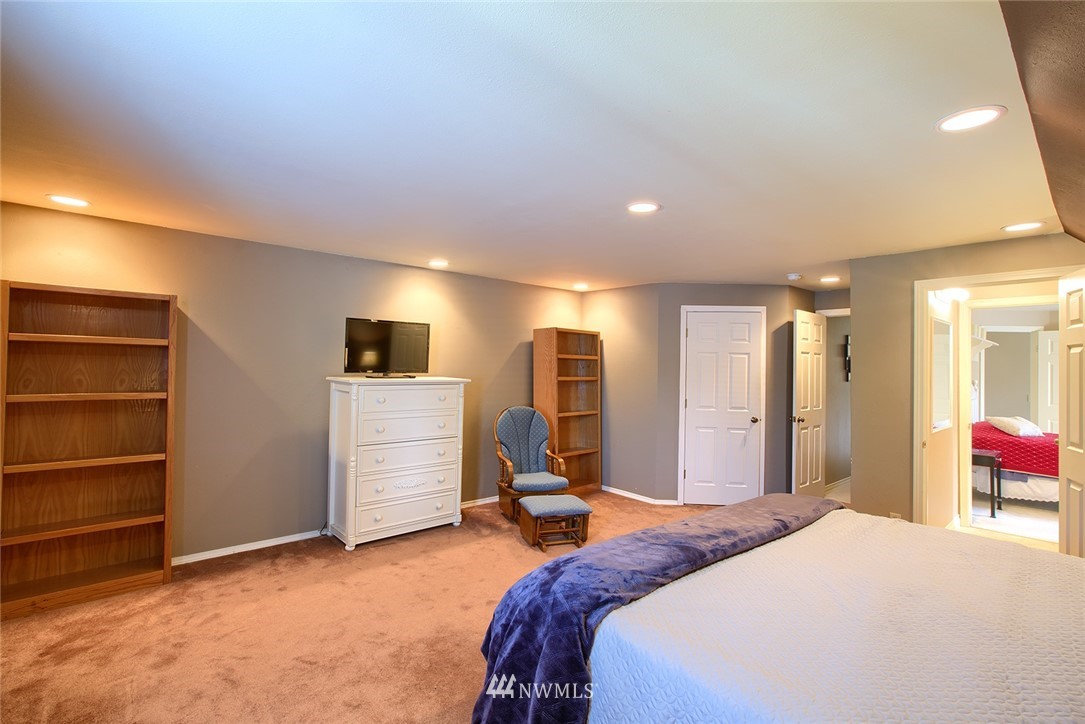 2129 233rd Street Southeast Bothell, WA 98021 - Photo 8 of 15