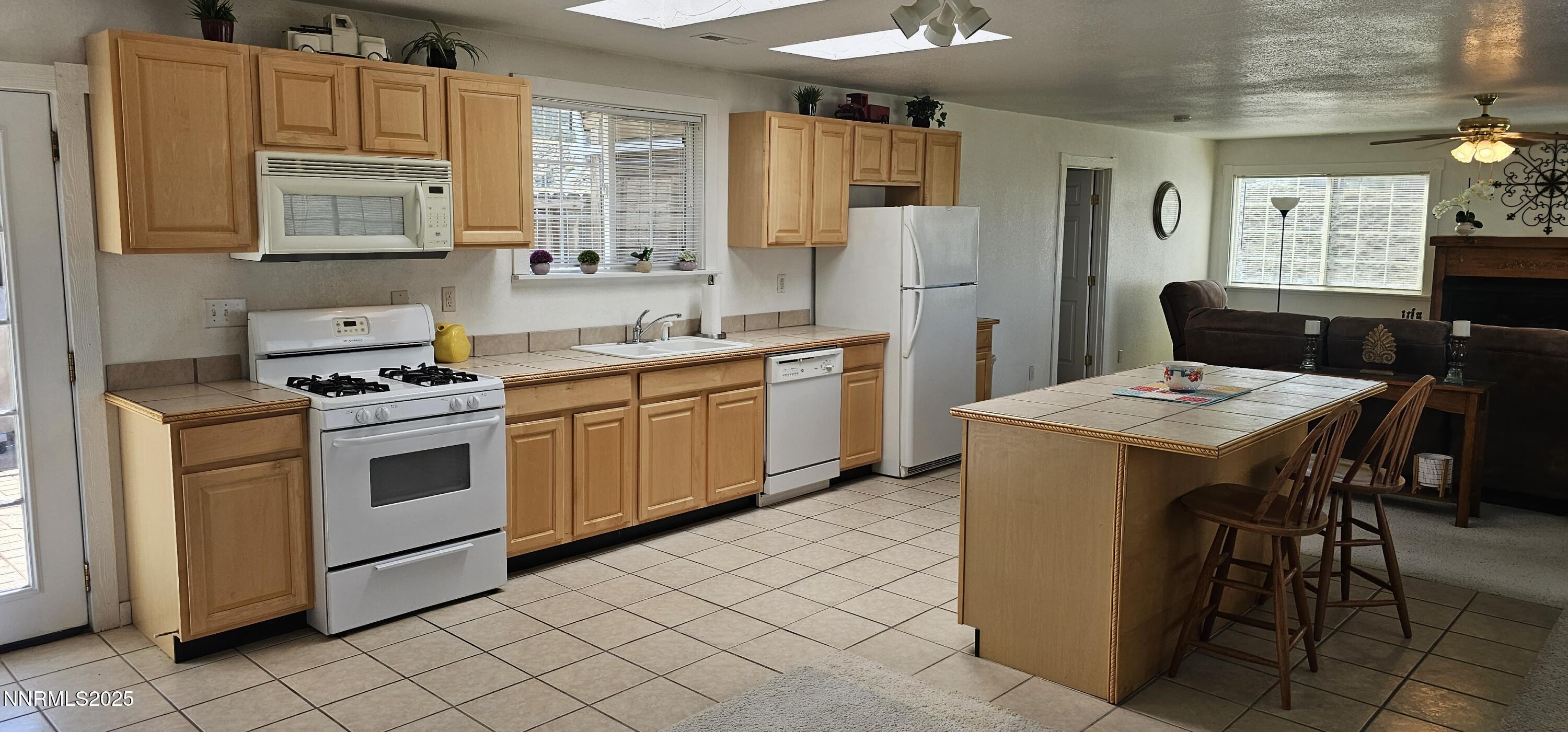 155 James Court Kingston, NV 89310 - Photo 23 of 47 Entertainer's Dream Kitchen