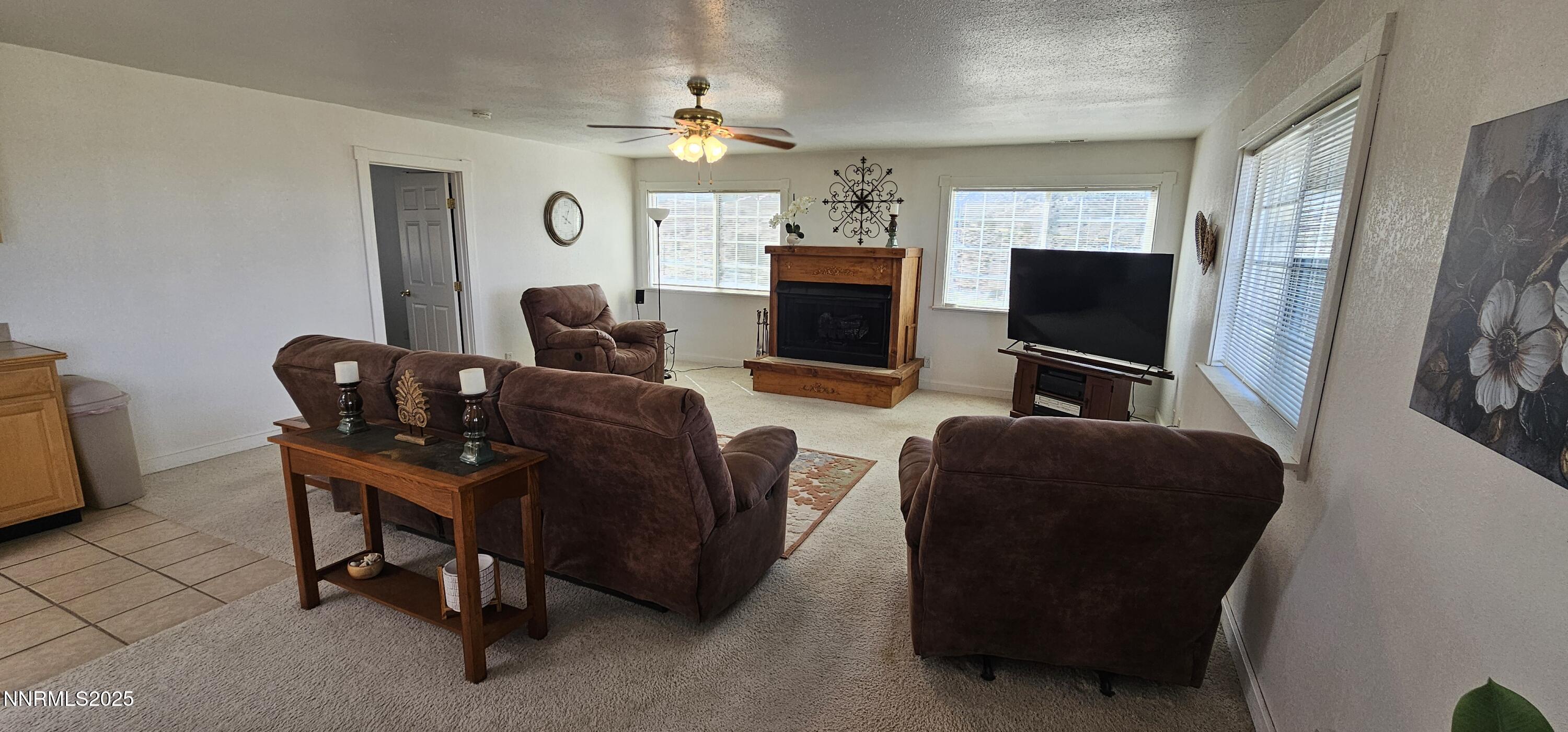 155 James Court Kingston, NV 89310 - Photo 25 of 47 Spacious great room