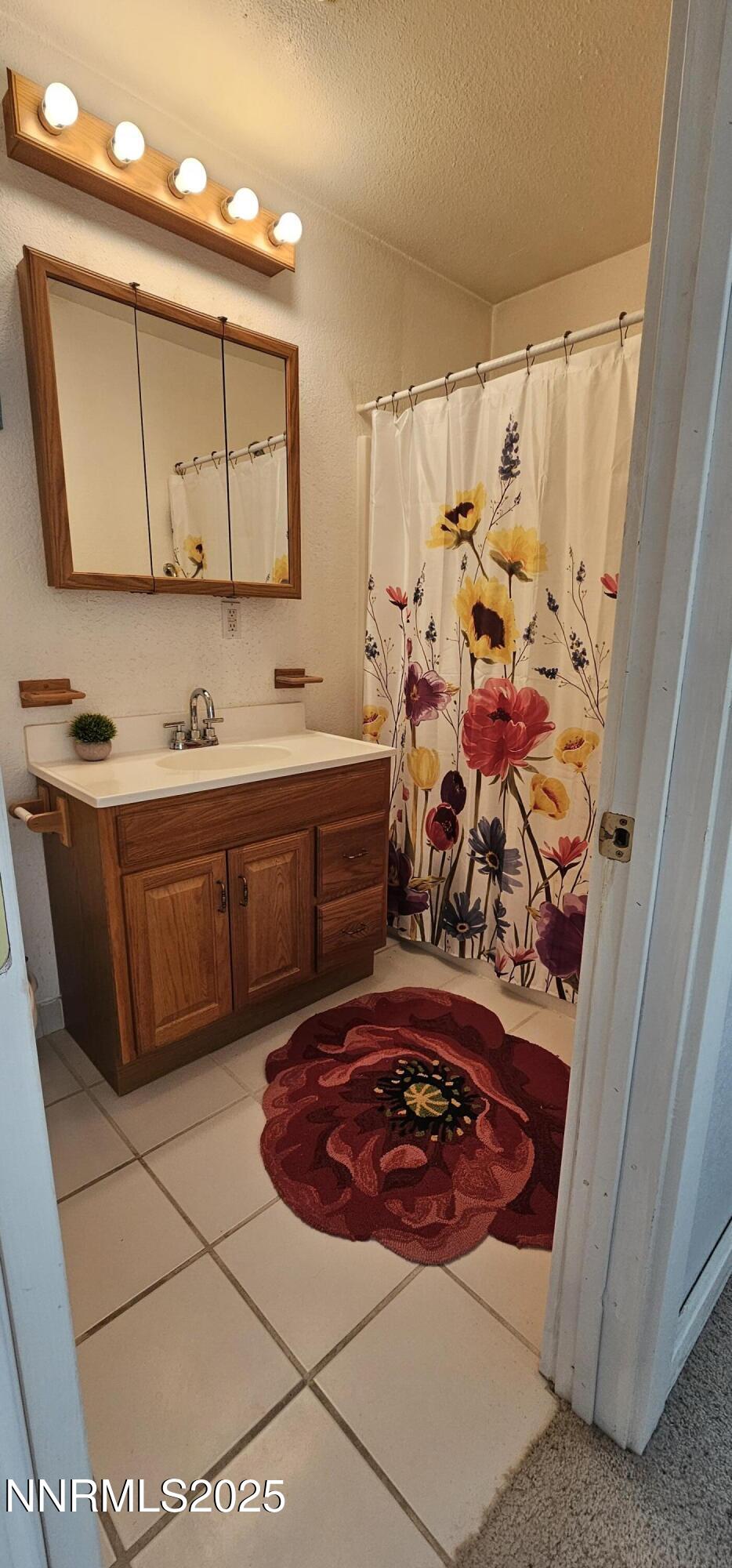 155 James Court Kingston, NV 89310 - Photo 40 of 47 2nd Primary Bath