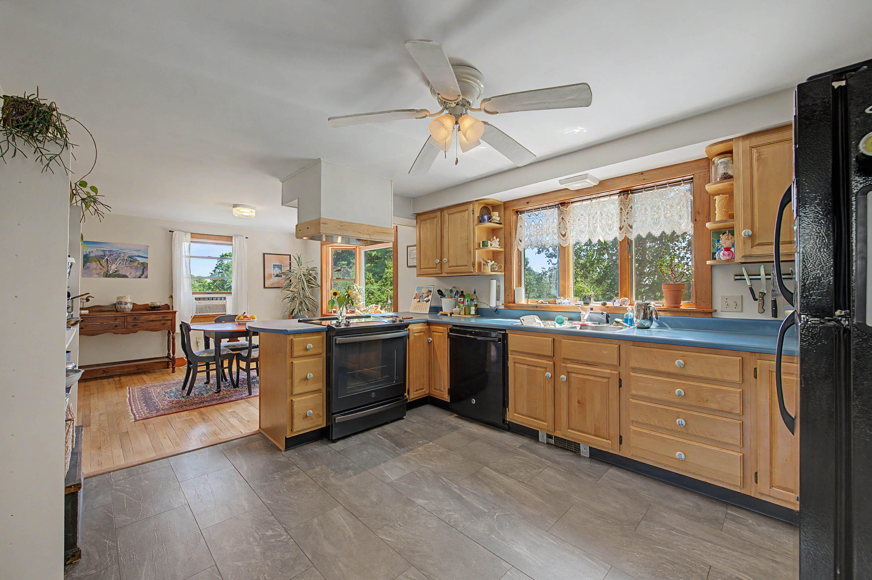 158 Boothbay Road Edgecomb, ME 04556 - Photo 9 of 28 pic-21