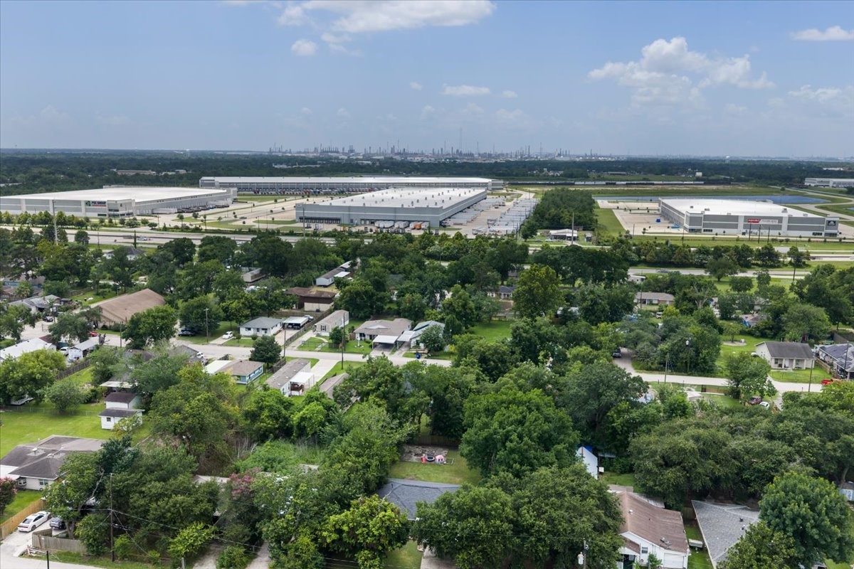 2402 Hodges Street Baytown, TX 77521 - Photo 35 of 37