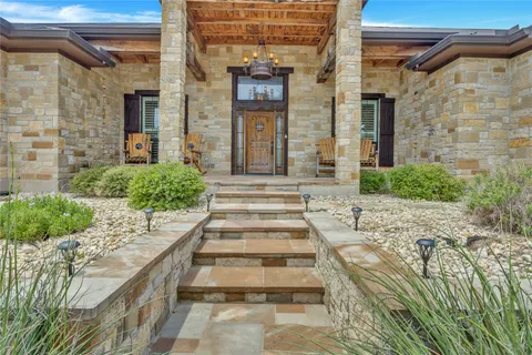 $875,000 | 101 Fox Fur, Horseshoe Bay, TX 78657