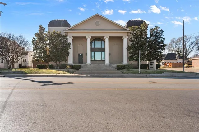 $199,900 | 603 West 6th Avenue, Unit 203, Corsicana, TX 75110