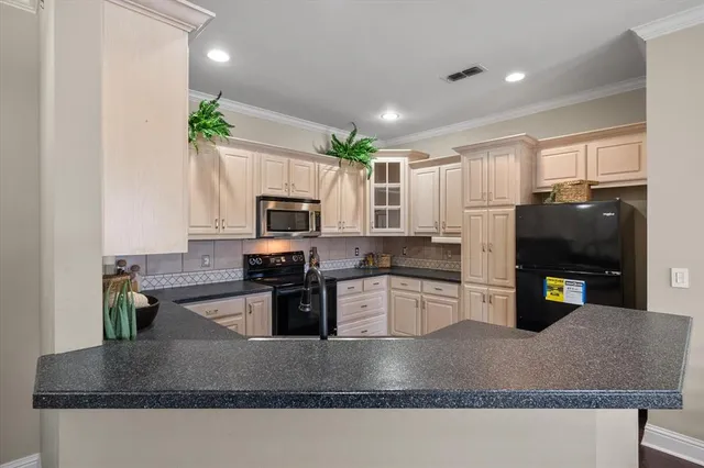 $199,900 | 603 West 6th Avenue, Unit 203, Corsicana, TX 75110