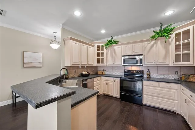 $199,900 | 603 West 6th Avenue, Unit 203, Corsicana, TX 75110