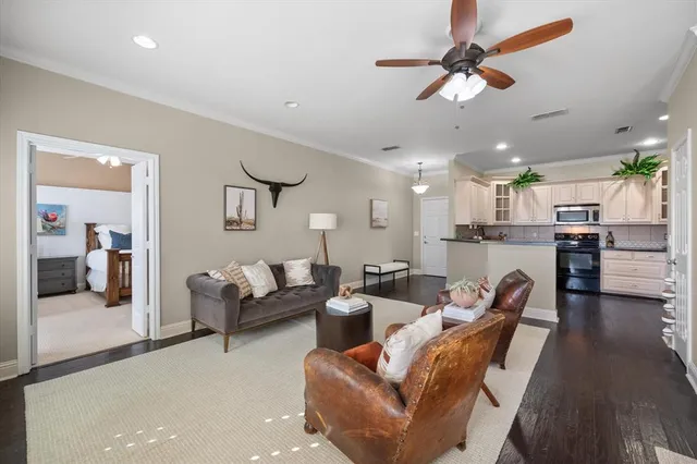 $199,900 | 603 West 6th Avenue, Unit 203, Corsicana, TX 75110