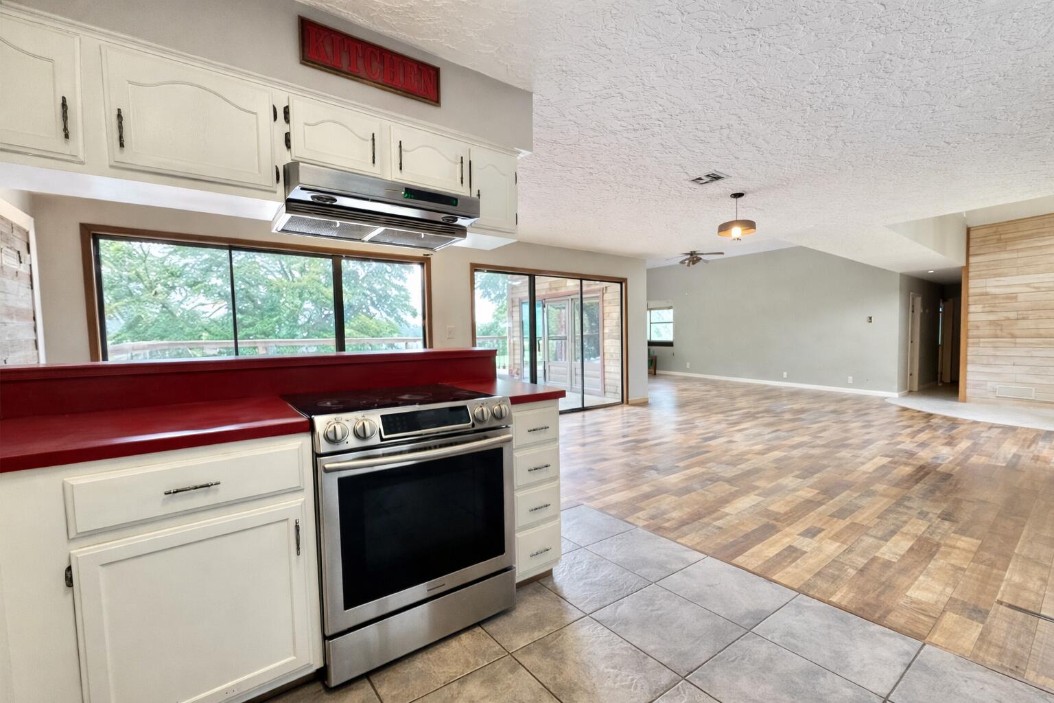 66400 East 253 Road Grove, OK 74344 - Photo 5 of 29 kitchen