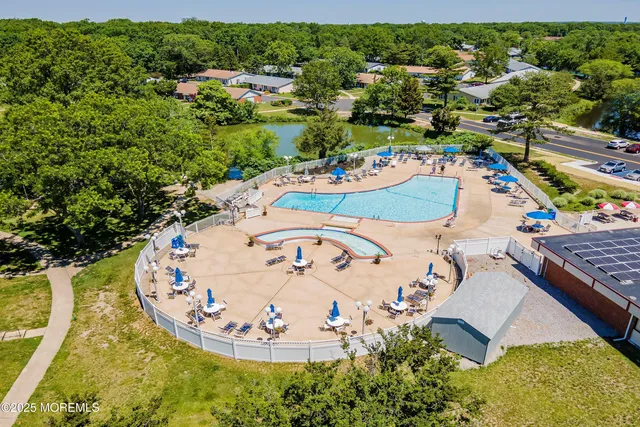 $169,900 | 318 D Coventry Court, Lakewood, NJ 08701