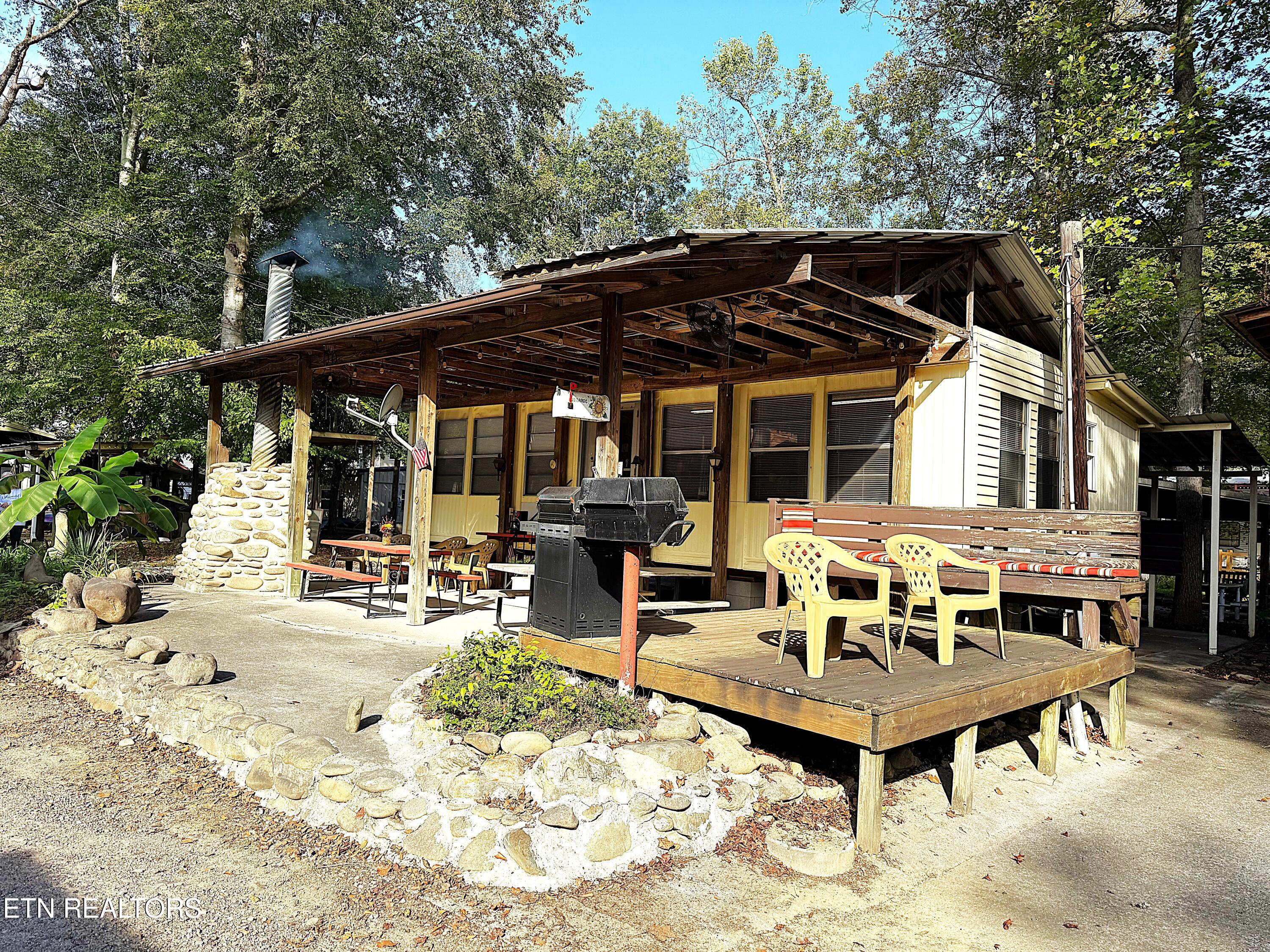 7915 Carnes Road Townsend, TN 37882 - Photo 1 of 20 2