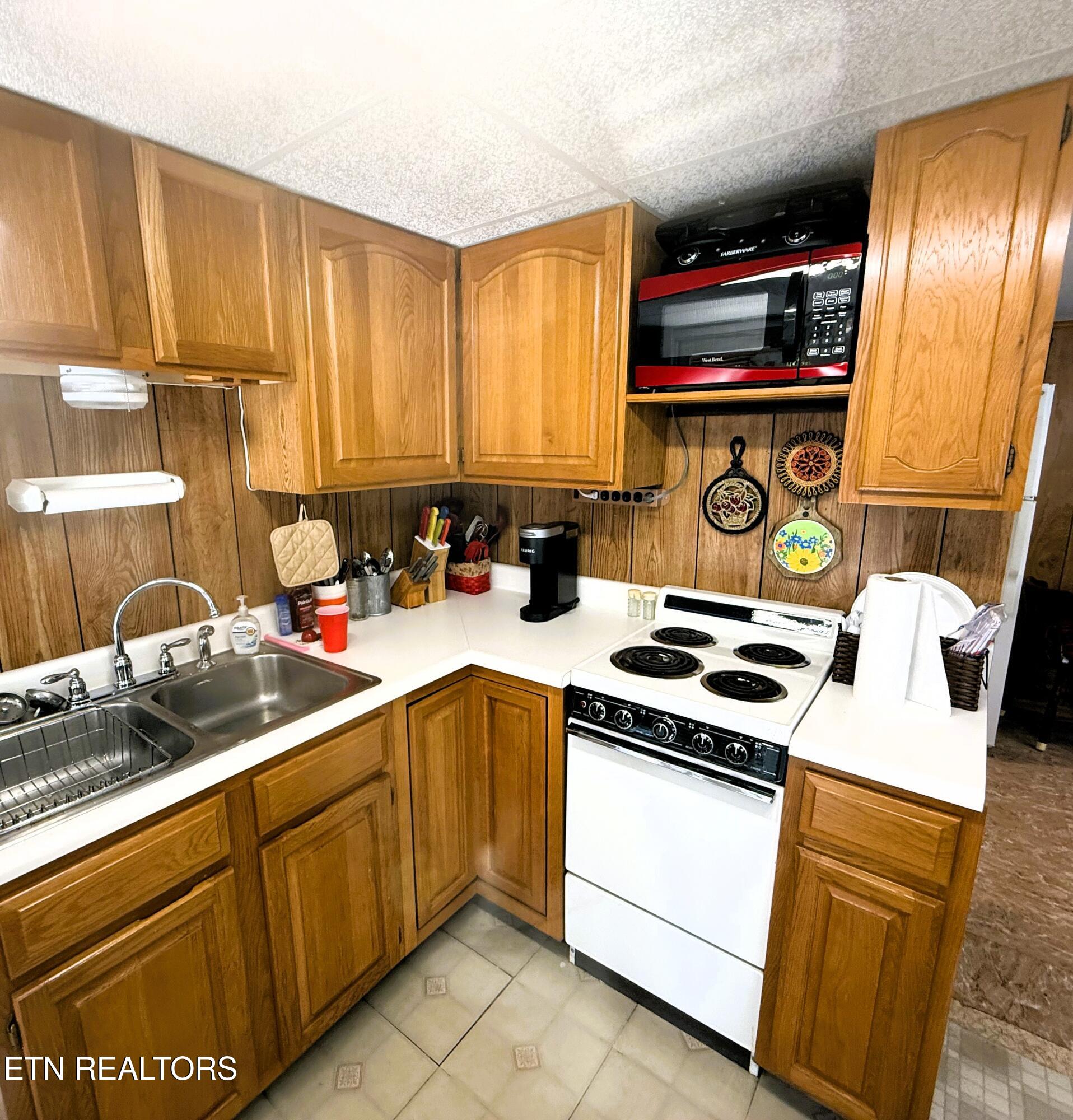 7915 Carnes Road Townsend, TN 37882 - Photo 6 of 20 8