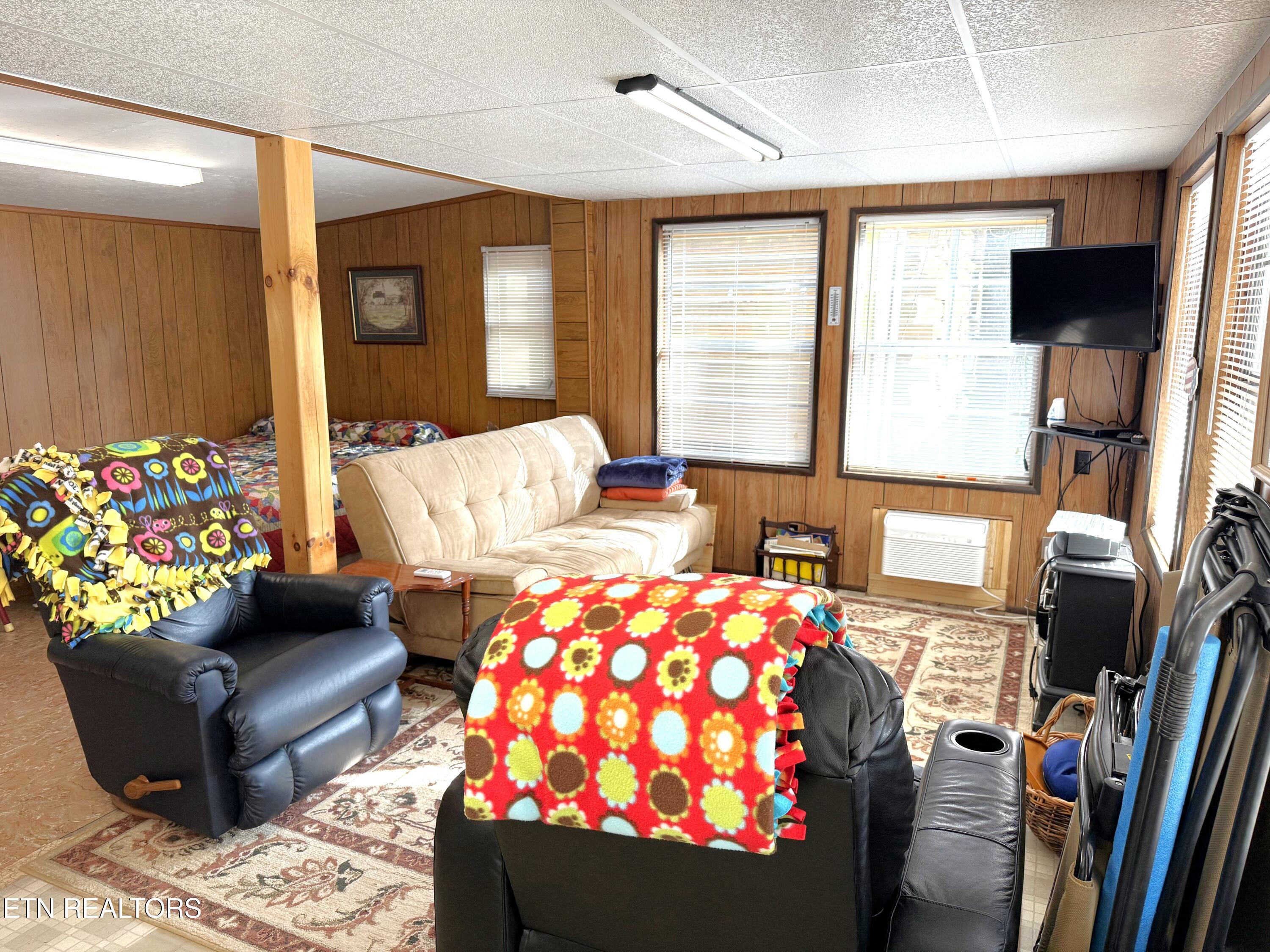 7915 Carnes Road Townsend, TN 37882 - Photo 7 of 20 9