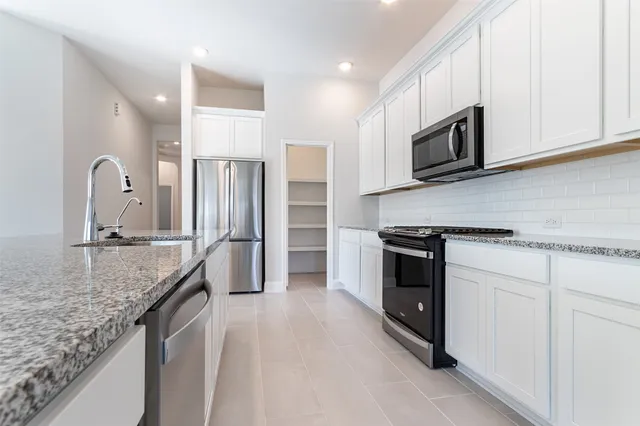 $2,800 | 2219 Grapewood Lane, Katy, TX 77494