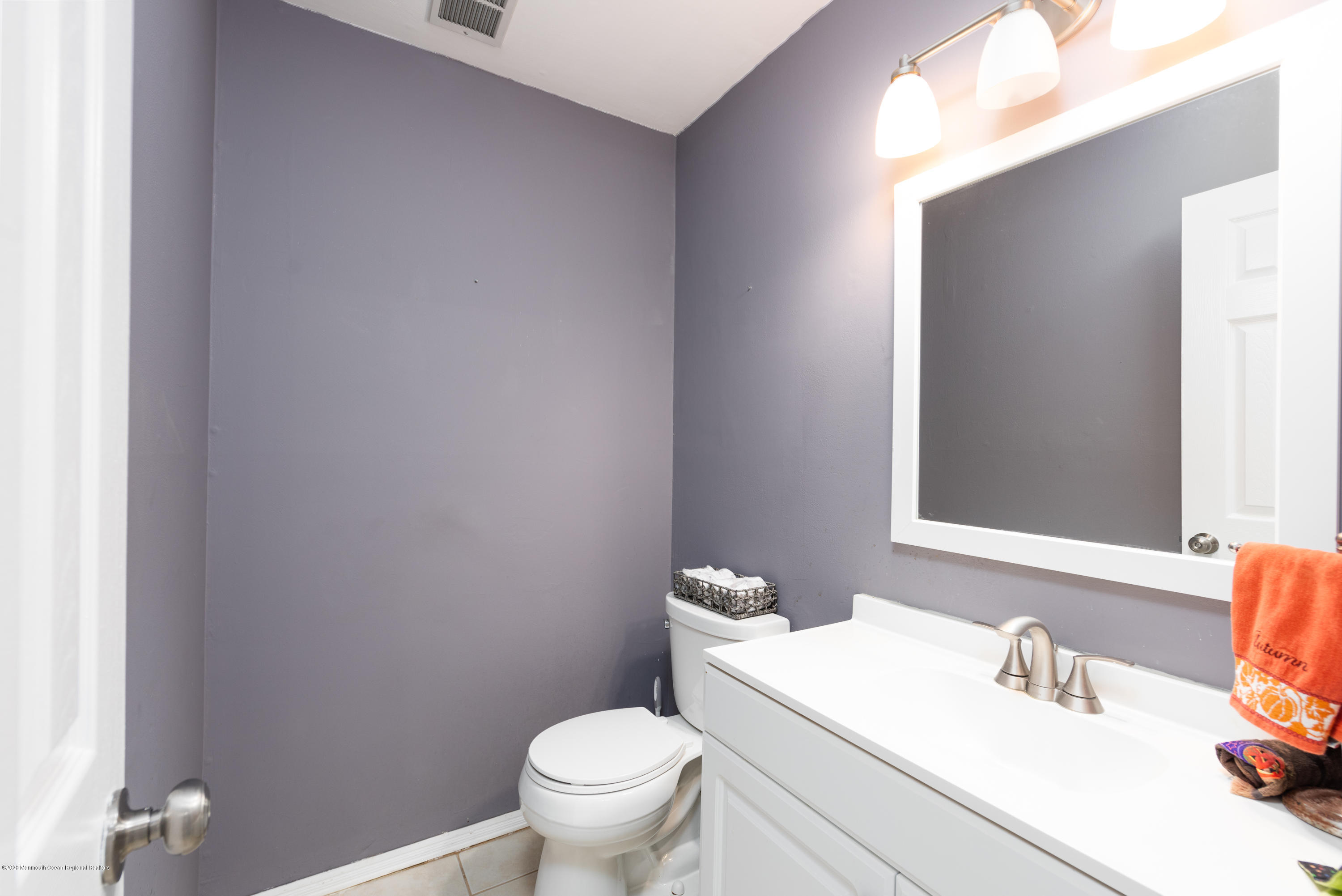 640 Tennent Road Manalapan, NJ 07726 - Photo 16 of 33 Pwder room