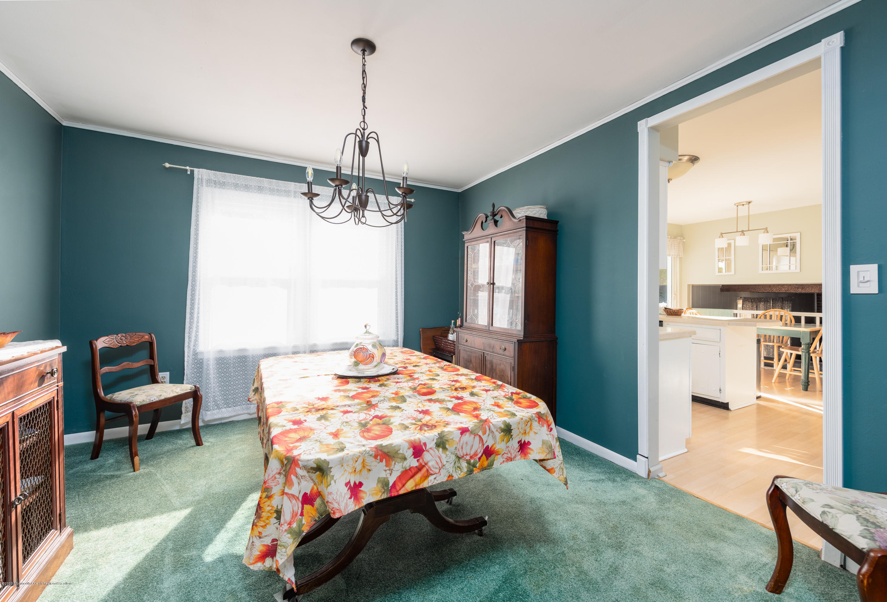 640 Tennent Road Manalapan, NJ 07726 - Photo 8 of 33 Off the Kitchen