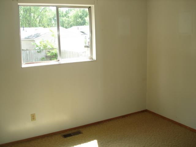 3451 Petzinger Road Columbus, OH 43232 - Photo 8 of 11 Gallery Image 8