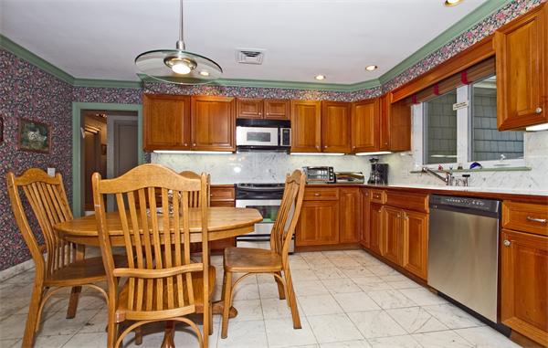 37 Levbert Road Newton, MA 02459 - Photo 5 of 18 Gallery Image 5