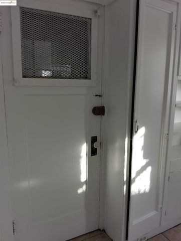 $1,100,000 | 847 East 18th Street, Oakland, CA 94606