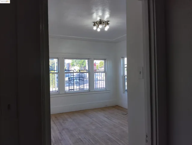 $1,100,000 | 847 East 18th Street, Oakland, CA 94606