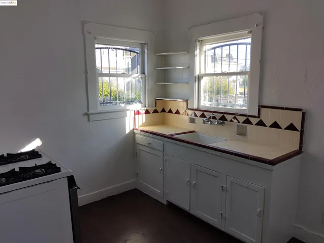 $1,100,000 | 847 East 18th Street, Oakland, CA 94606