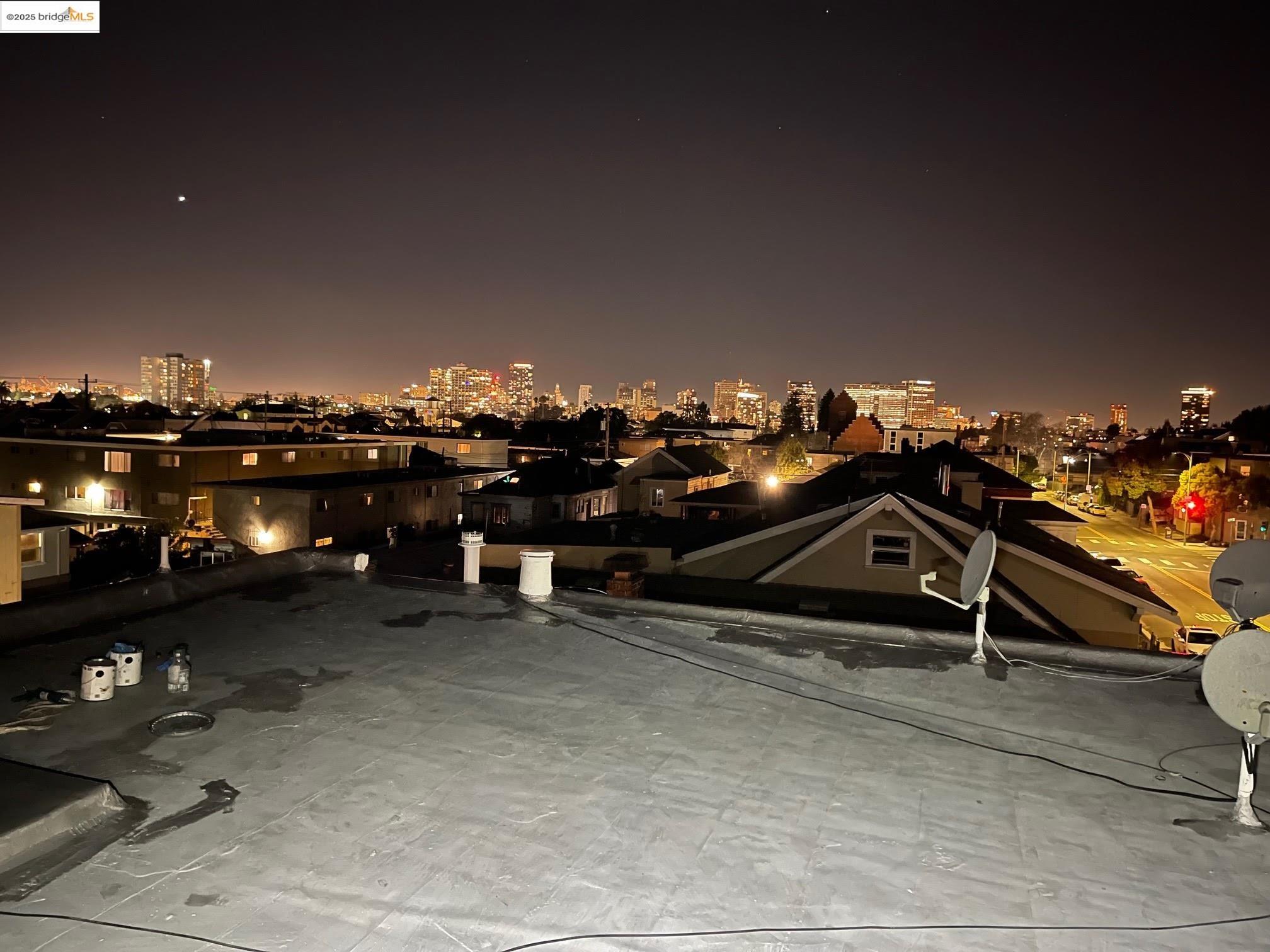847 East 18th Street Oakland, CA 94606 - Photo 10 of 60 a view of a room with gym equipment