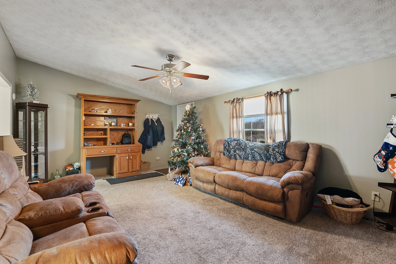 6480 Highway 161 Springfield, TN 37172 - Photo 5 of 20 a living room with furniture and a large window