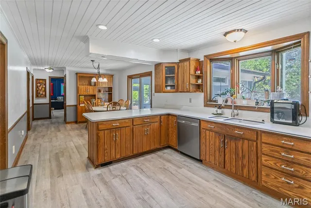 $499,900 | 5868 Hightower Drive, St. Louis, MO 63128