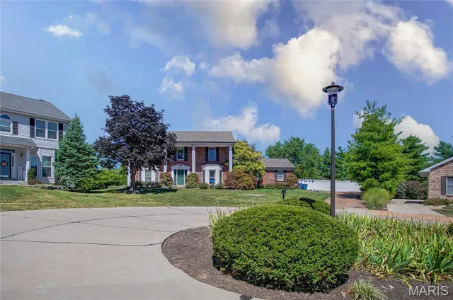 $499,900 | 5868 Hightower Drive, St. Louis, MO 63128
