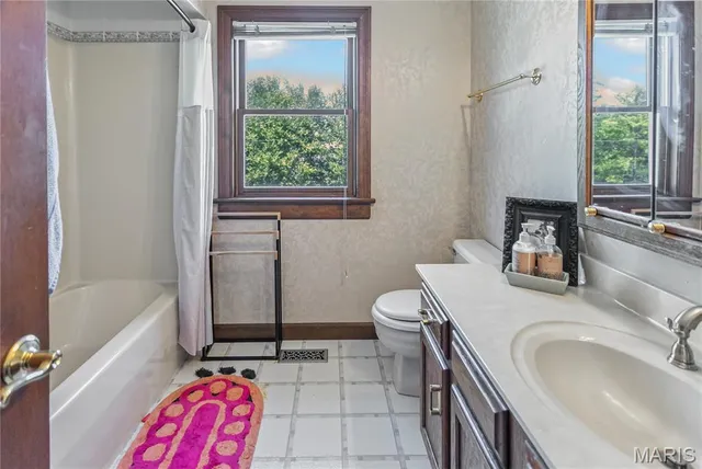 $499,900 | 5868 Hightower Drive, St. Louis, MO 63128