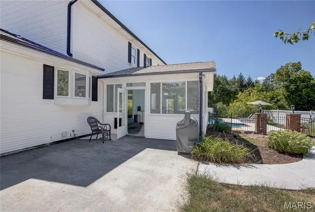 $499,900 | 5868 Hightower Drive, St. Louis, MO 63128