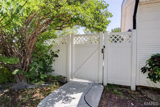 $499,900 | 5868 Hightower Drive, St. Louis, MO 63128