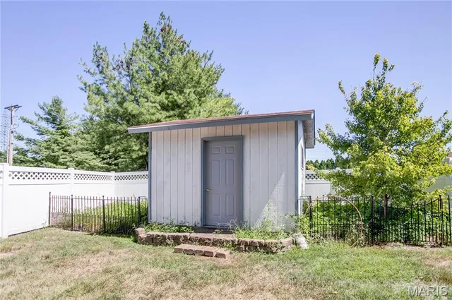 $499,900 | 5868 Hightower Drive, St. Louis, MO 63128