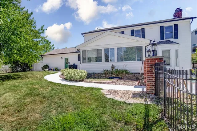 $499,900 | 5868 Hightower Drive, St. Louis, MO 63128