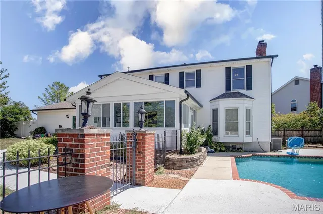 $499,900 | 5868 Hightower Drive, St. Louis, MO 63128