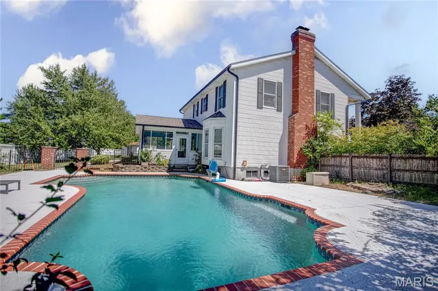 $499,900 | 5868 Hightower Drive, St. Louis, MO 63128