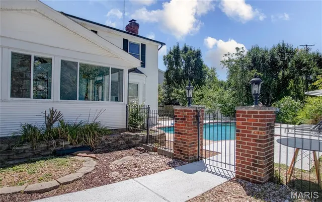 $499,900 | 5868 Hightower Drive, St. Louis, MO 63128