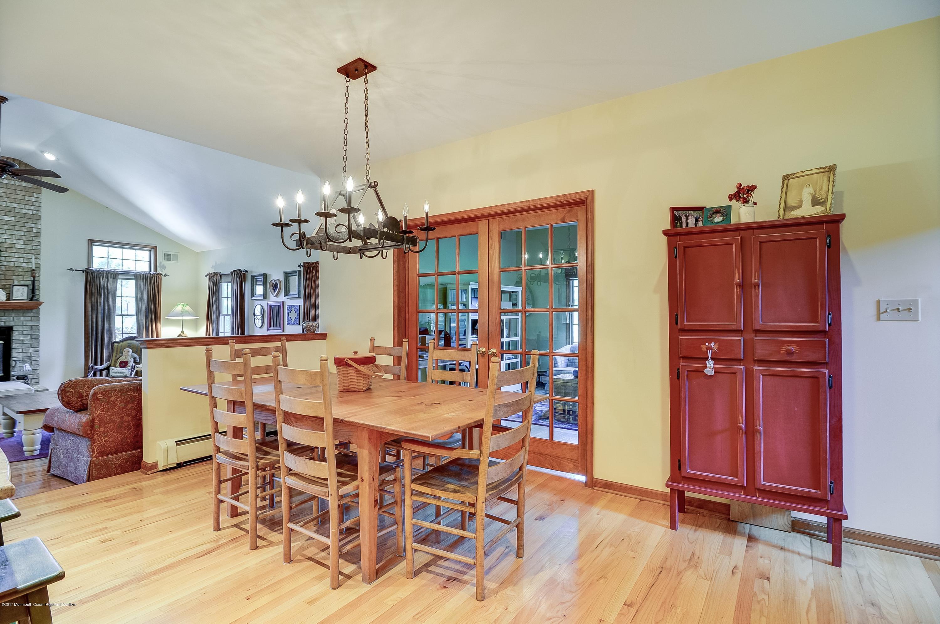 24 Yellow Brook Road Holmdel, NJ 07733 - Photo 13 of 29 Breakfast area