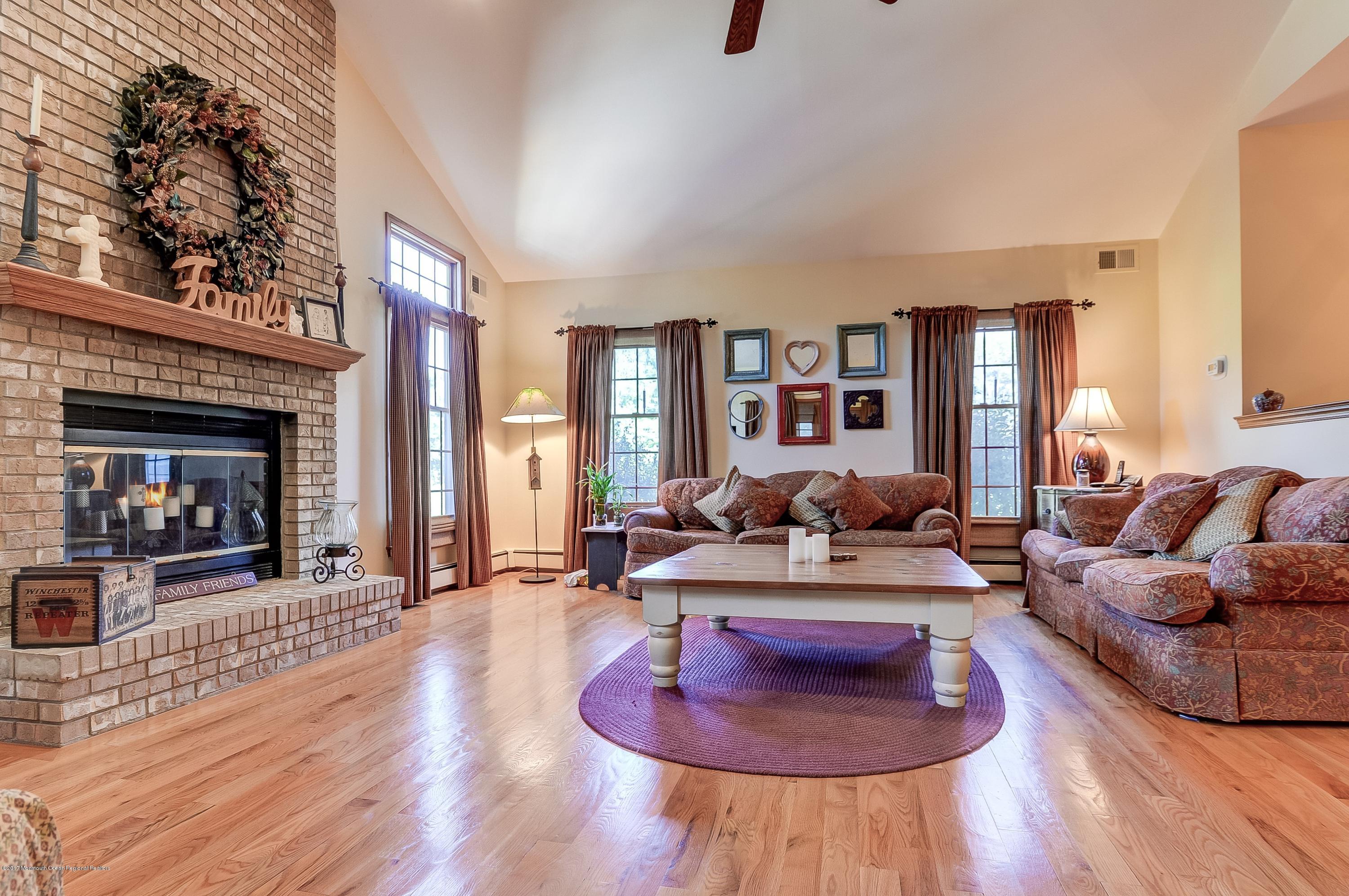 24 Yellow Brook Road Holmdel, NJ 07733 - Photo 15 of 29 Family Room