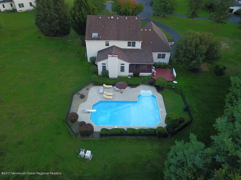 24 Yellow Brook Road Holmdel, NJ 07733 - Photo 27 of 29 Level and Private