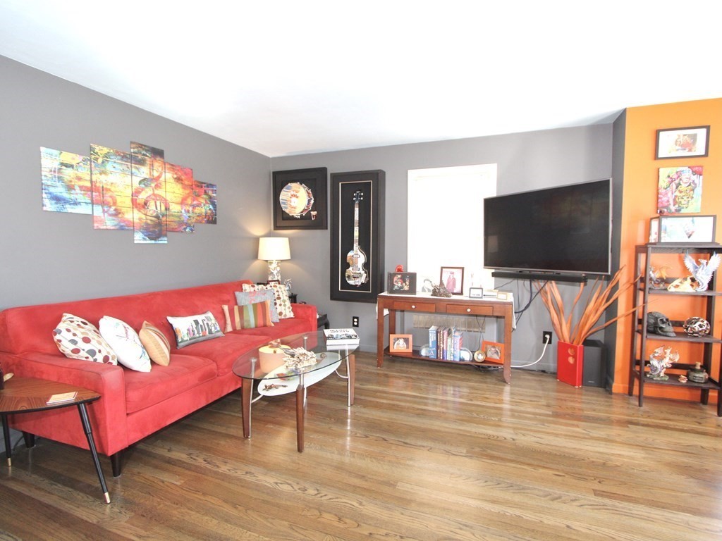191 Fairhaven Road Worcester, MA 01606 - Photo 3 of 20 Gallery Image 3