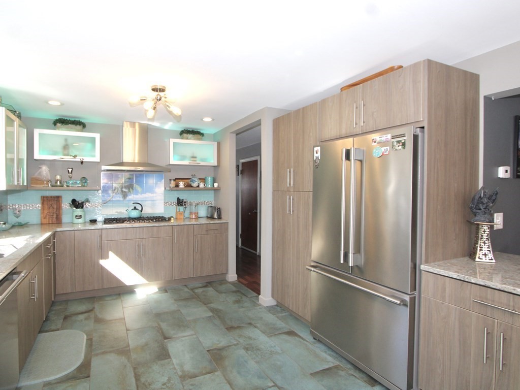 191 Fairhaven Road Worcester, MA 01606 - Photo 6 of 20 Gallery Image 6