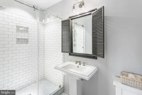 $5,850,000 | 5205 Woodlawn Avenue, Chevy Chase, MD 20815