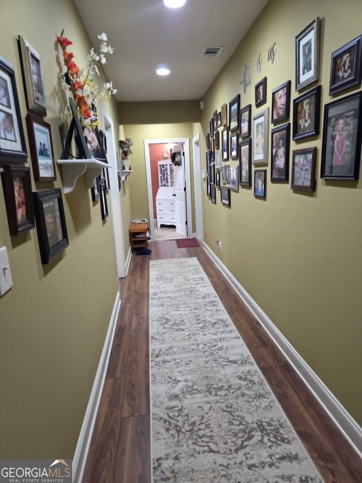 300 Brook Road Barnesville, GA 30204 - Photo 23 of 32 Hallway downstairs