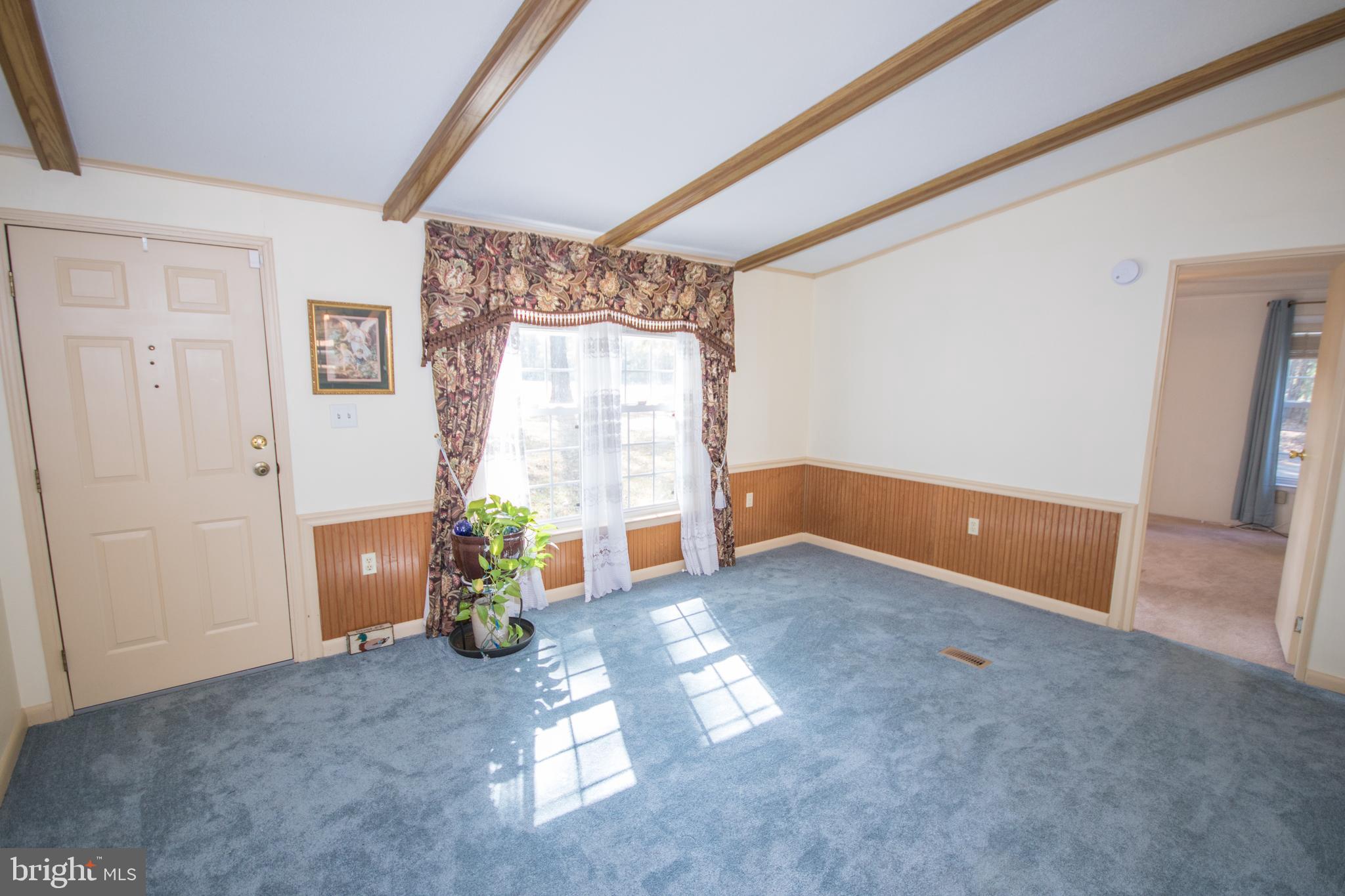 5508 Morris Road Pittsville, MD 21850 - Photo 7 of 41 Living room