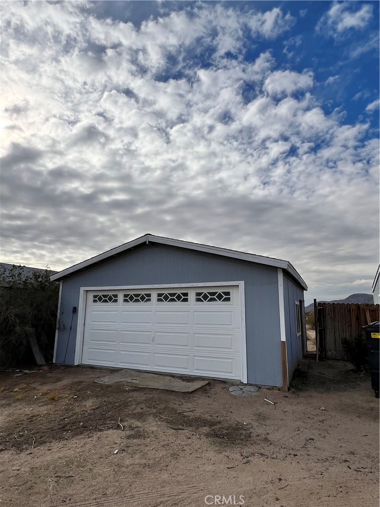37132 Coyote Lake Road Newberry Springs, CA 92365 - Photo 37 of 45 New Insulated Garage Door