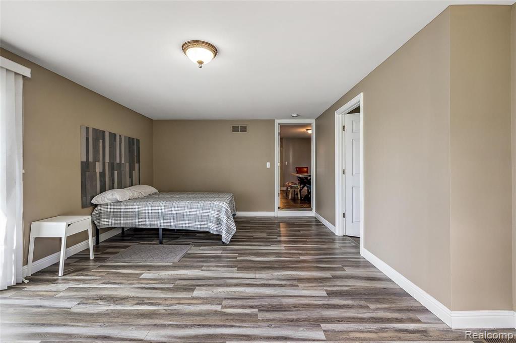 3327 Hessel Avenue Rochester Hills, MI 48307 - Photo 21 of 36