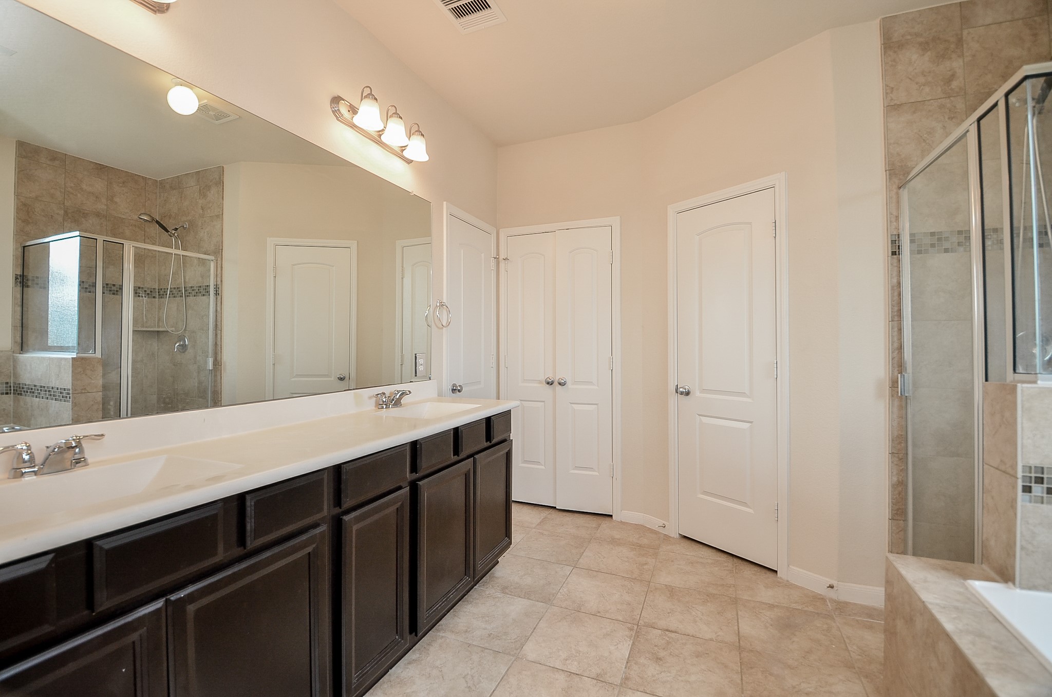 2227 Leonetti Lane Rosenberg, TX 77471 - Photo 35 of 47 Primary bathroom with a huge walk-in closet