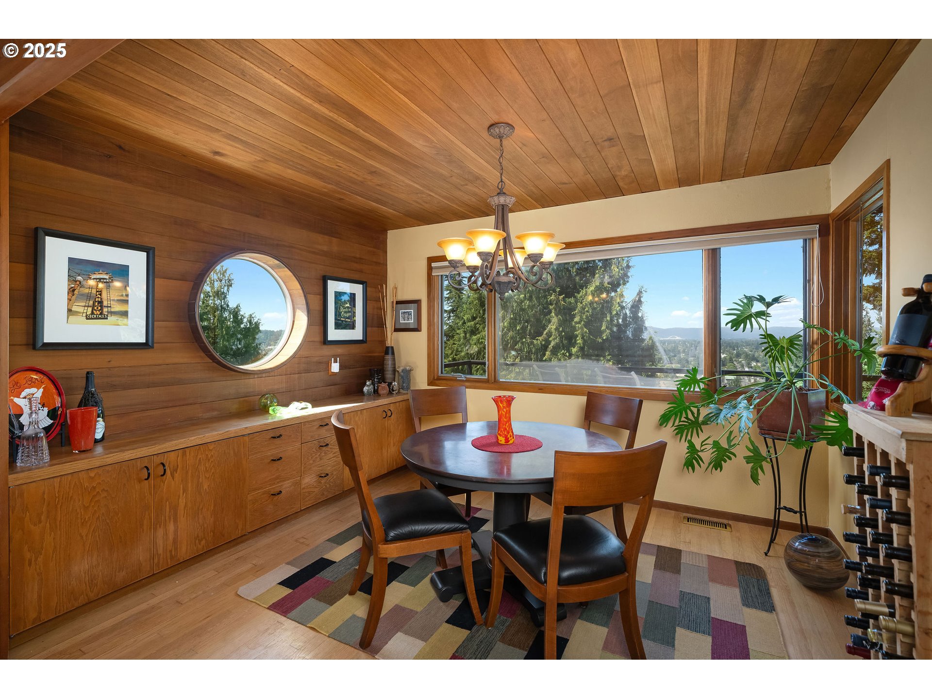 3123 Northeast Rocky Butte Road Portland, OR 97220 - Photo 10 of 46 Breakfast Area
